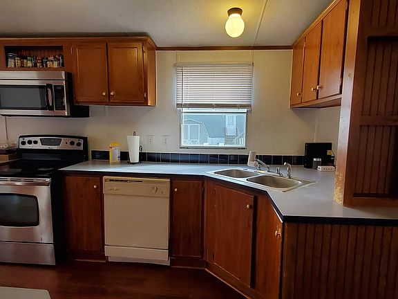4th image of 168 Holly Dr