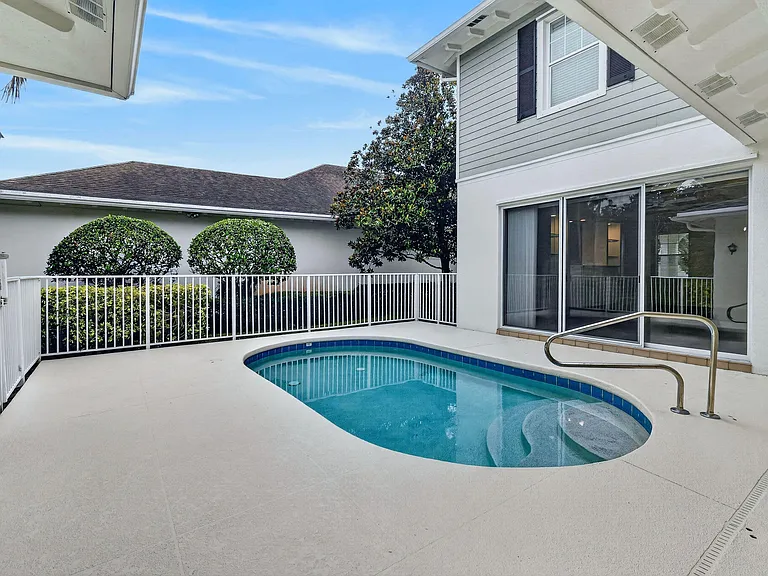 303 Caravelle Dr — Photo 53