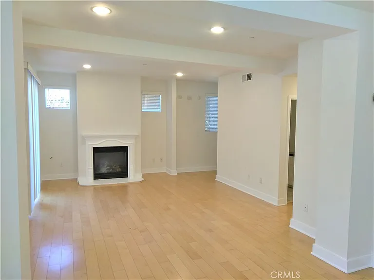 6300 Honolulu Ave #101 — Photo 15