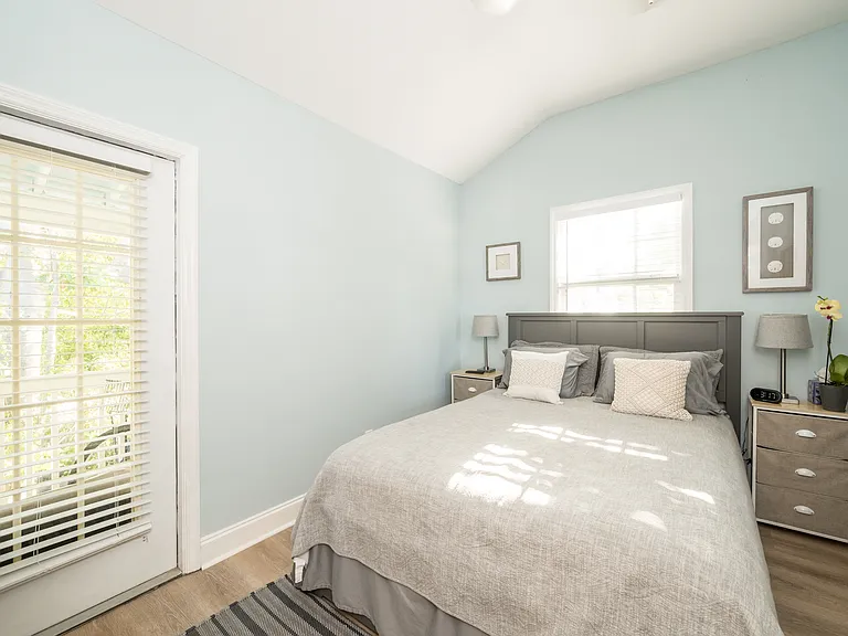 904 Terry Ln #4 — Photo 2