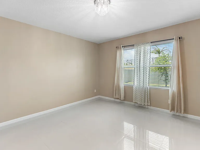 11044 SW Vasari Way — Photo 15