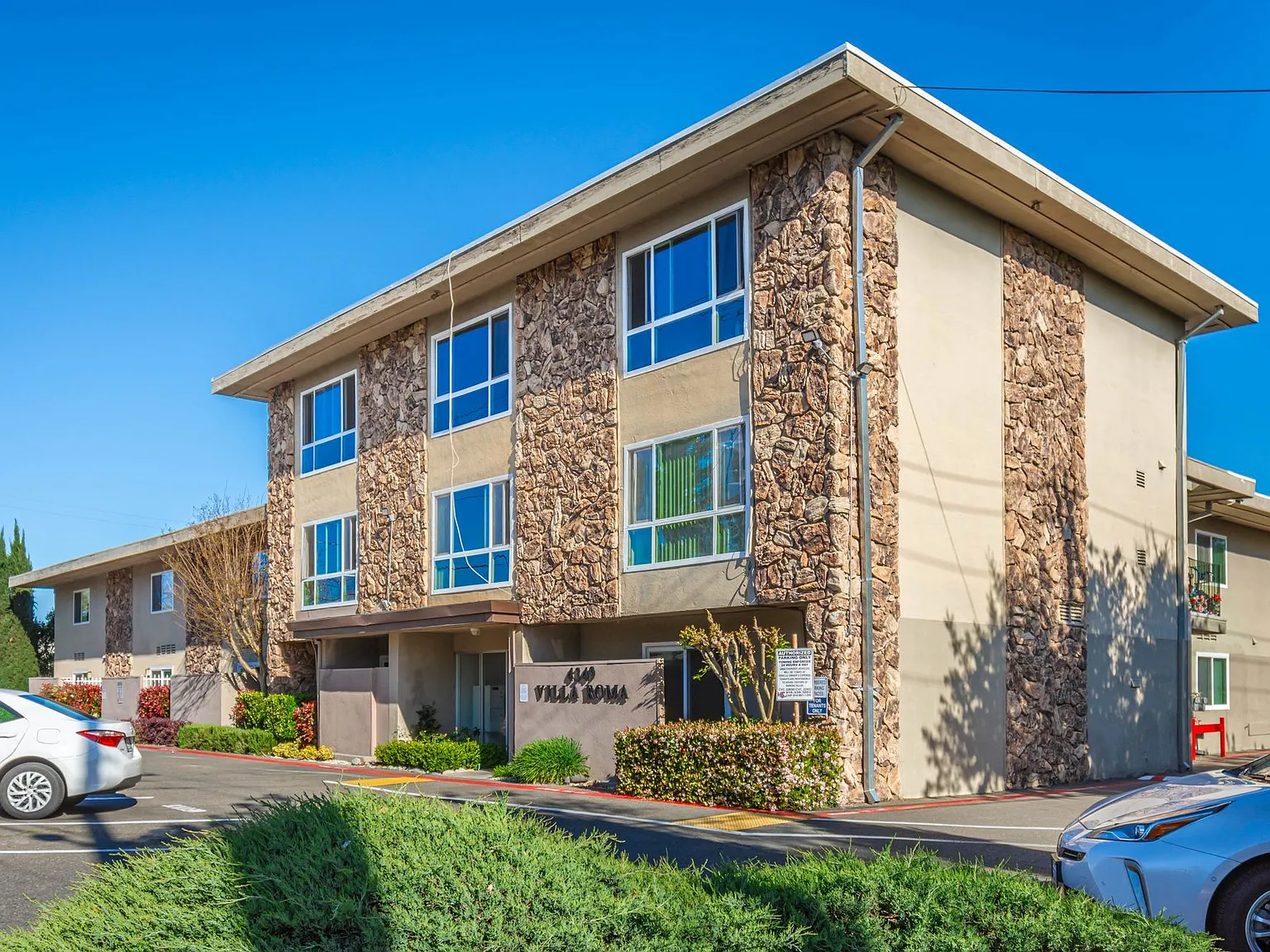 Villa Roma Apartments. — Photo 2