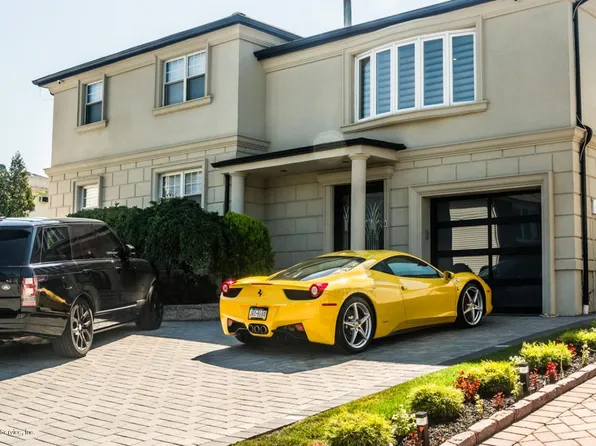 28 Juni Ct, Staten Island, NY 10314