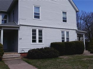 37 Maple St, Manchester, CT 06040