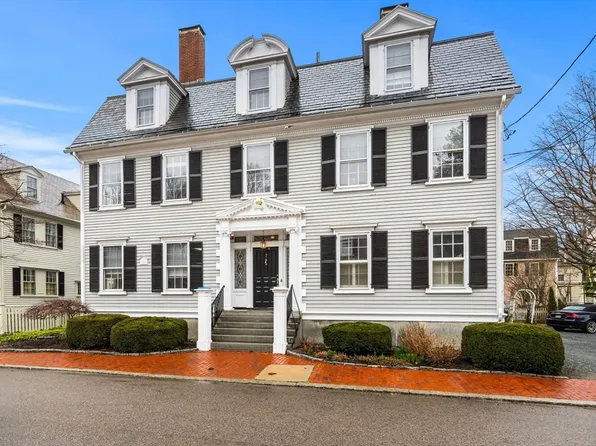 7 Hamilton St APT 2, Salem, MA 01970