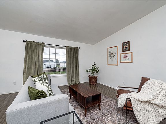 3rd image of 6185 Pacific Heights Drive