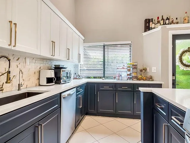 4335 Palm Forest Dr N — Photo 16