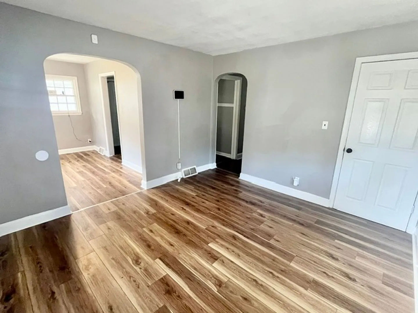 5 Bedroom, 2 Bath Home — Photo 3