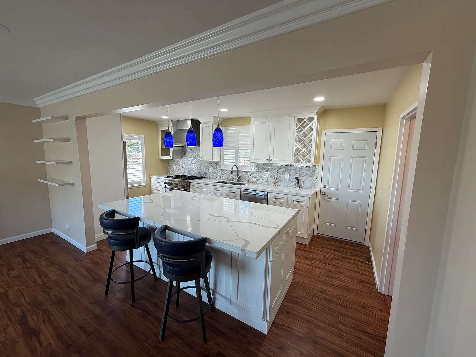 4 bed, 1310 sqft, $6,995 — Photo 4