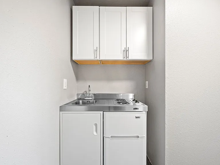 2153 Stevens Dr — Photo 18
