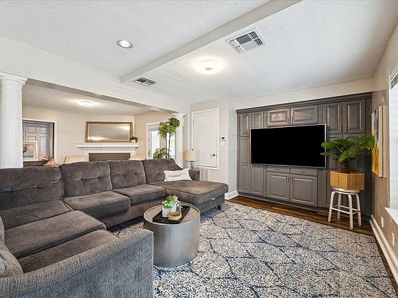 3rd image of 1330 Coral Way