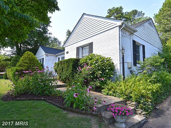2nd image of 3426 N George Mason Dr