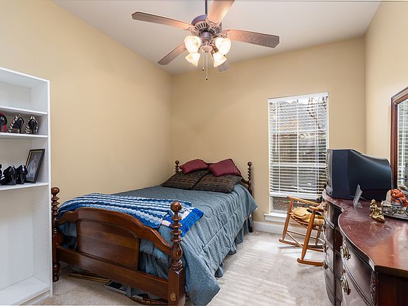 4th image of 16316 Natalie Ln