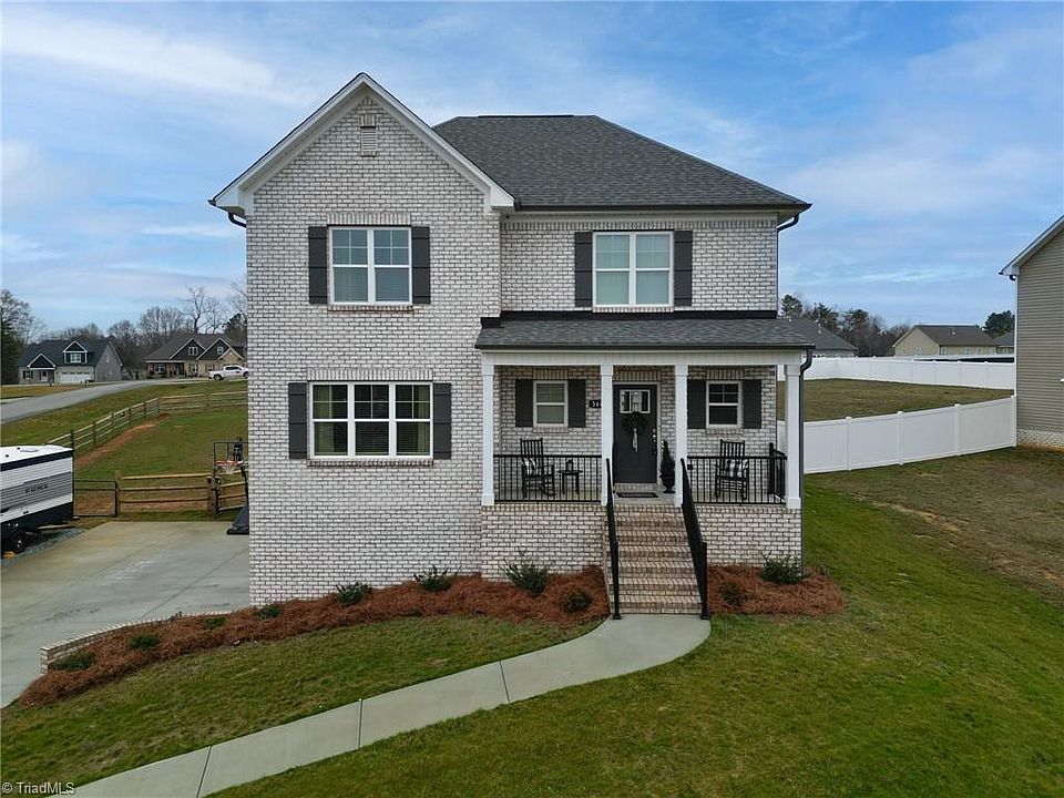 1st image of 360 Wynnfall Dr