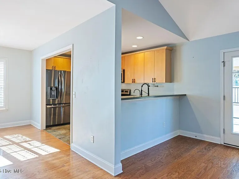 8637 Plantation Landing Dr — Photo 6