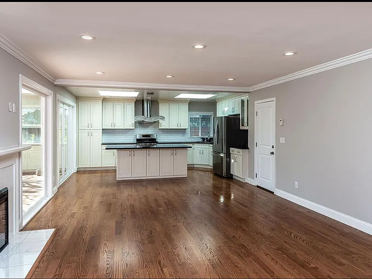 506 E Capistrano Way — Photo 11