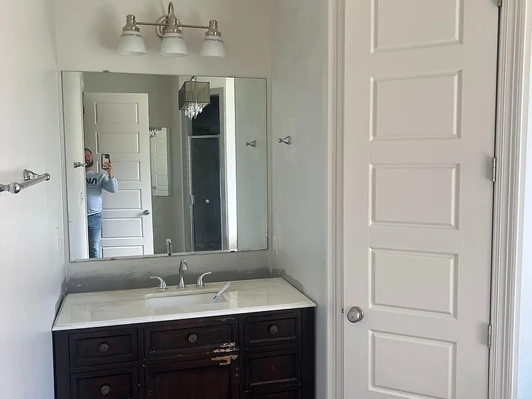 6040 Milne Blvd — Photo 37