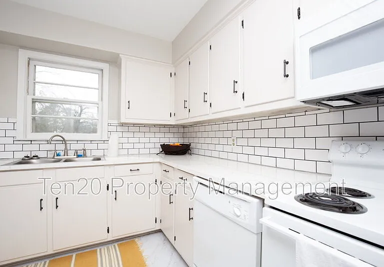 4264 Yates Dr — Photo 8
