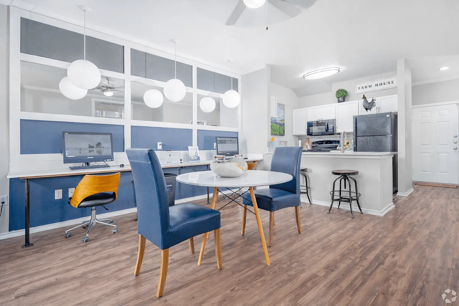 Apex Apartments — Photo 2