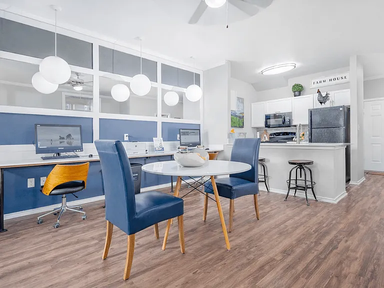 Apex Apartments — Photo 2