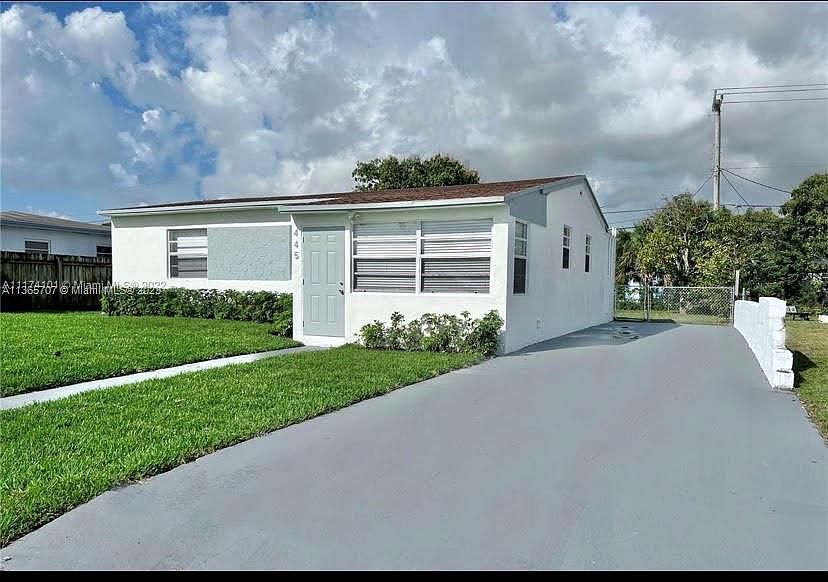 1st image of 445 NW 29th Ter