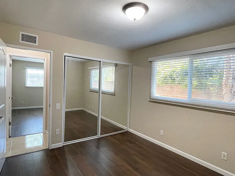 23370 Schoolcraft St — Photo 33