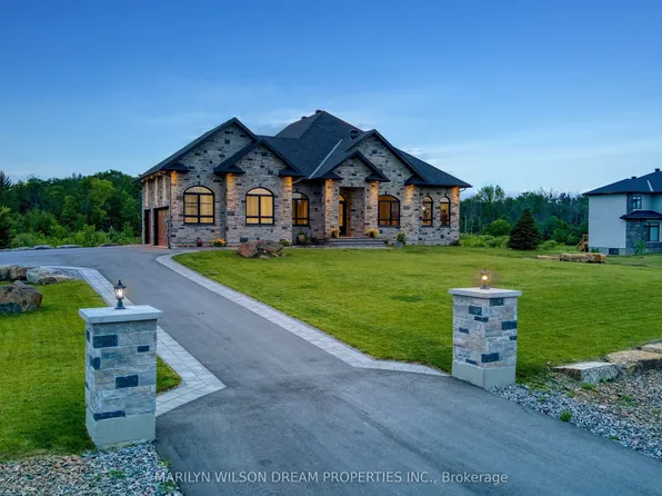 324 Hedley Way, Ottawa, ON K2W 0E4