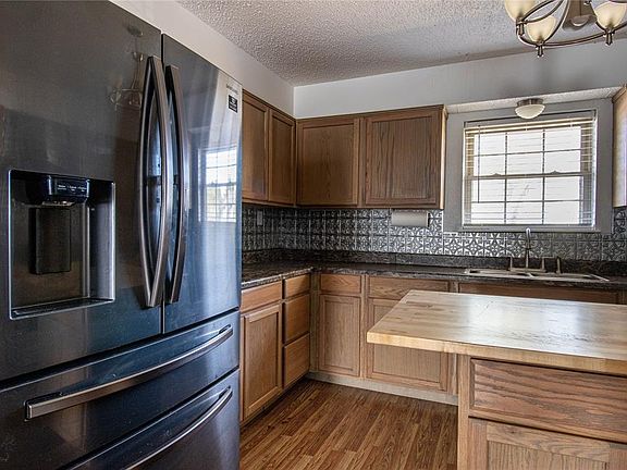 3rd image of 516 Saint Charles Cir