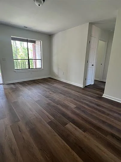 251 Rast St #1-L7 — Photo 5