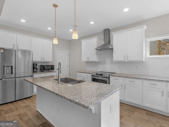 3rd image of 252 Masters Way