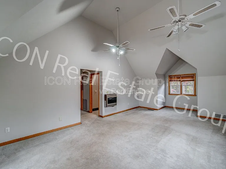 53 Black Rd NE #B — Photo 3