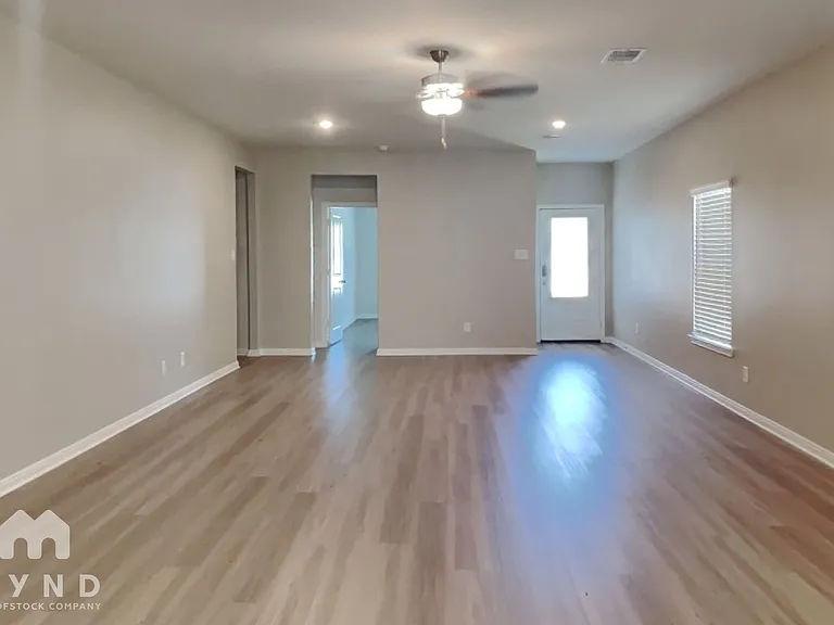 15518 Caramel Springs Dr — Photo 5