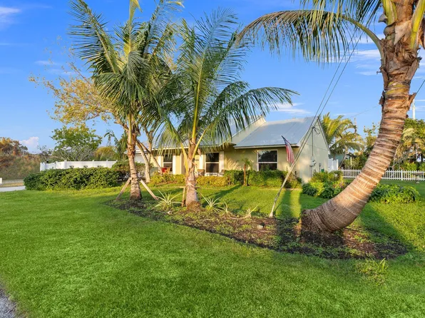 2070 NE Arch Street, Jensen Beach, FL 34957