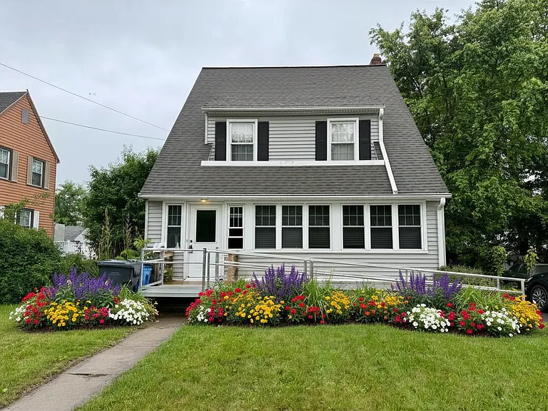 11 Nepaug St — Photo 1