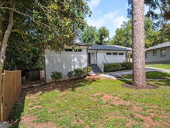 3rd image of 2930 Belvedere Ln