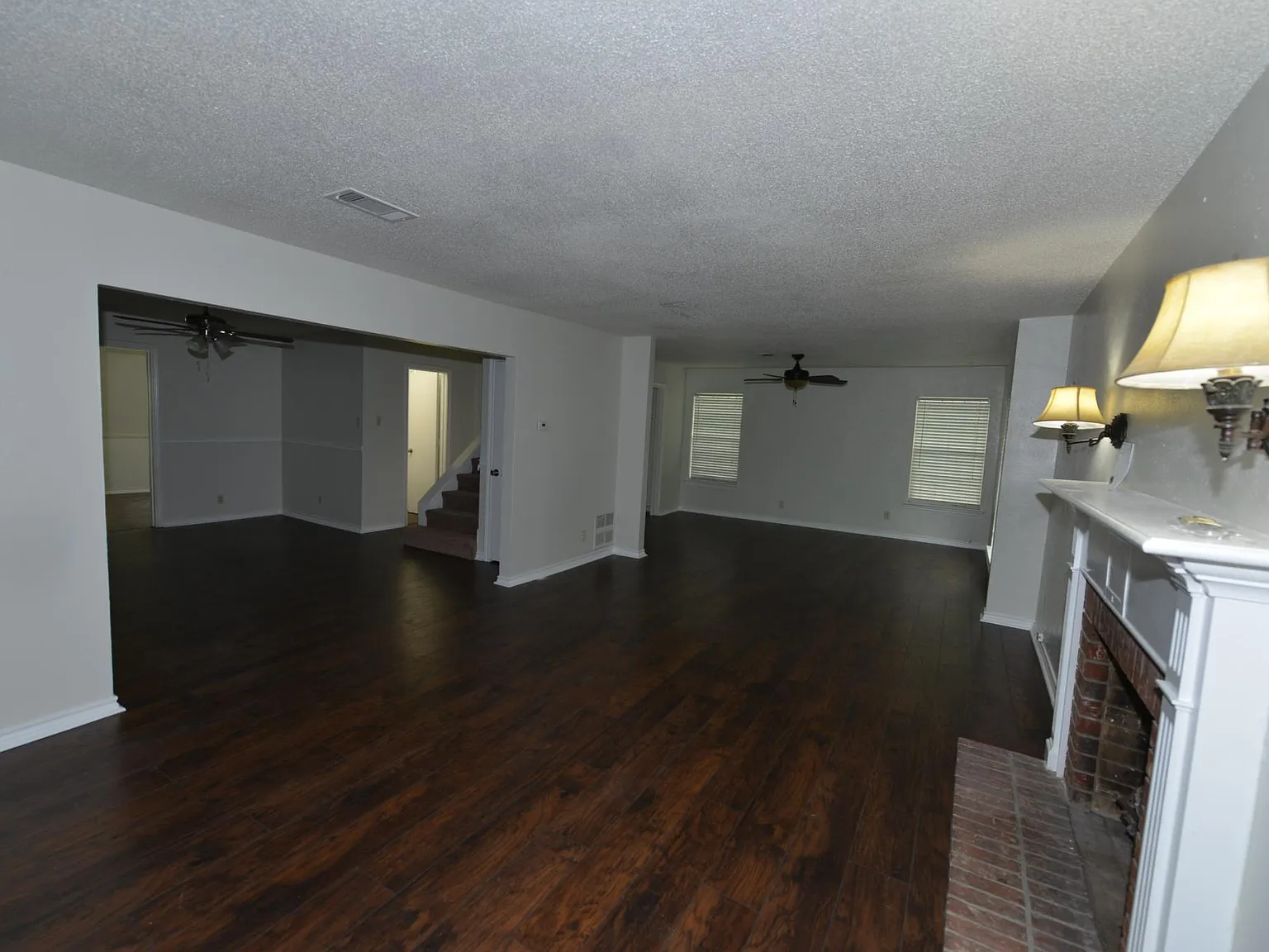 3 bed, 2.5 bath, 1944 sqft, $2,250 — Photo 3