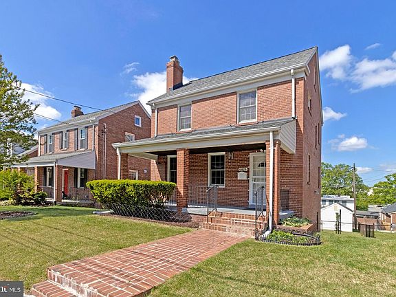 3rd image of 6424 2nd Pl NW