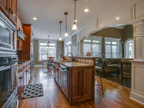 5th image of 2716 James Edmon Ct