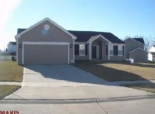215 Twin Birch Ct, Lake Saint Louis, MO 63367