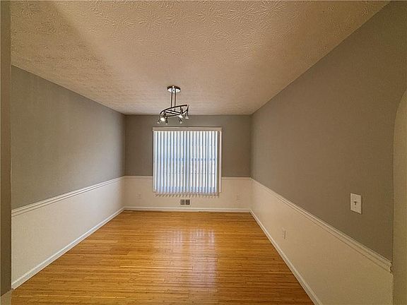 3rd image of 2775 Emerald Springs Dr