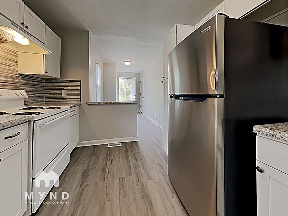 4th image of 317 Belton Ave
