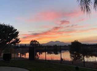 27 E Country Club Dr, Brentwood, CA
