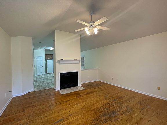 2nd image of 921 Pine Cone Cir