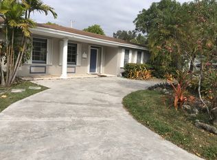 8425 SW 156th St, Palmetto Bay, FL 33157