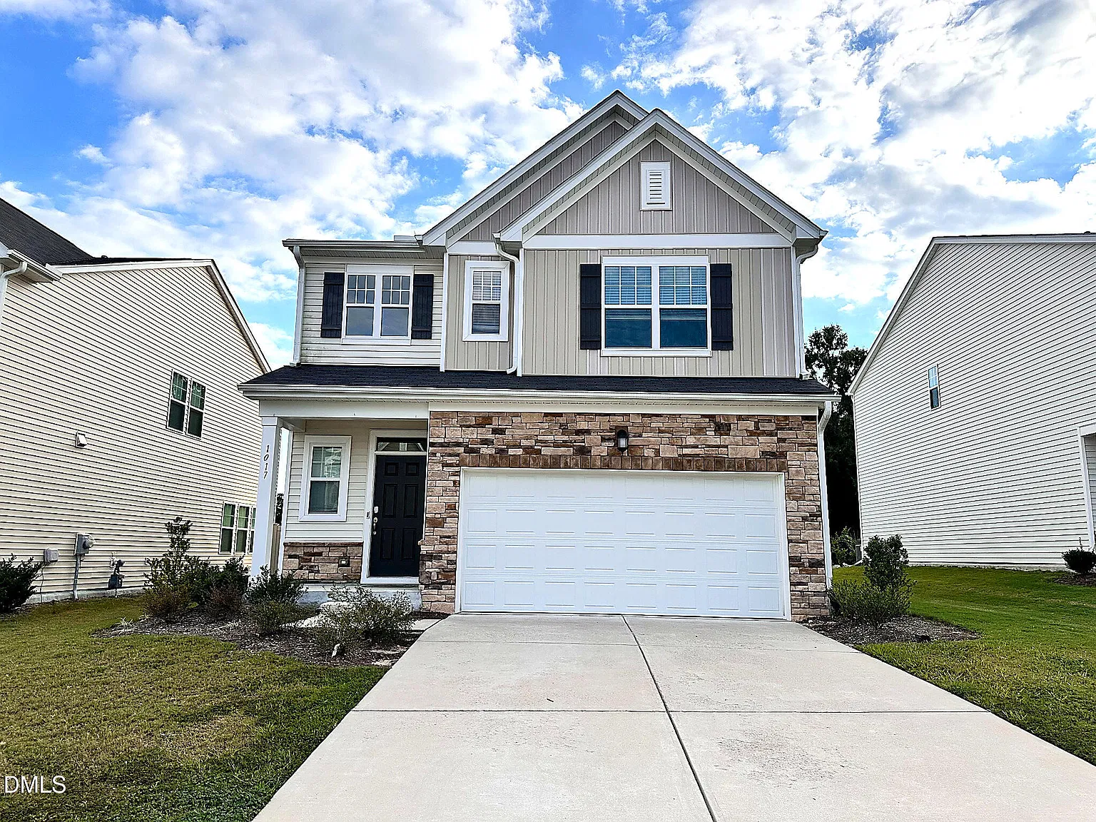 4 bed, 2.5 bath, $2,495 — Photo 1