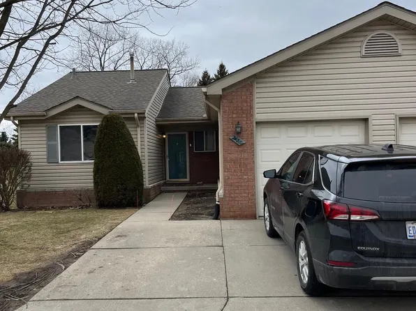 24381 Juliet Dr, Center Line, MI 48015