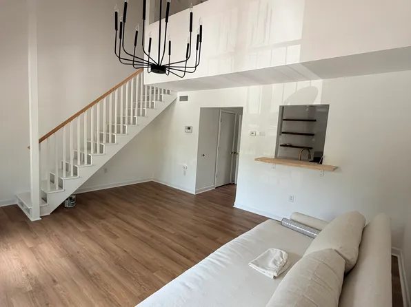 452 S Main St, Davidson, NC