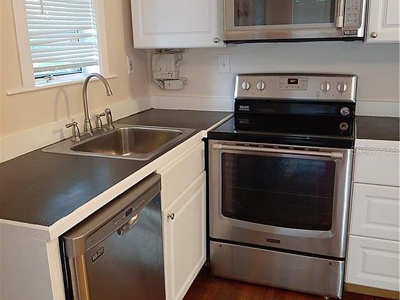 3rd image of 321 Ohio Pl APT A