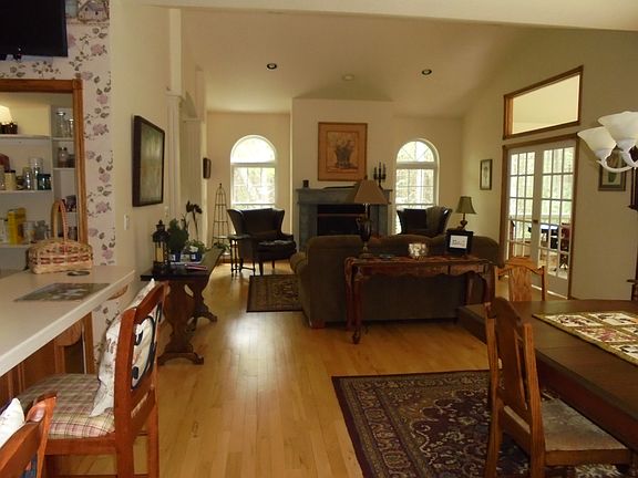 Maple Floors throughout