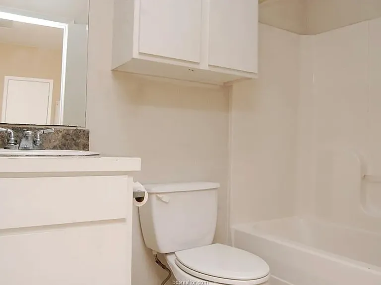 702 Gaytha Cir #14 — Photo 10